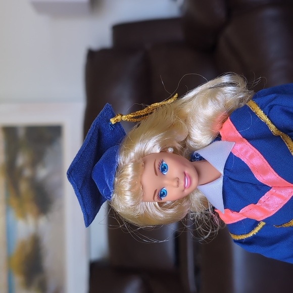 Vintage Graduation Barbie Doll - Picture 4 of 7